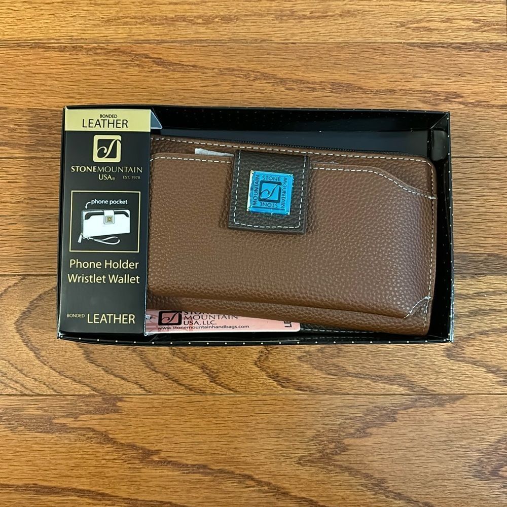 Stone Mountain Cornwall phone wristlet brown.  NWT